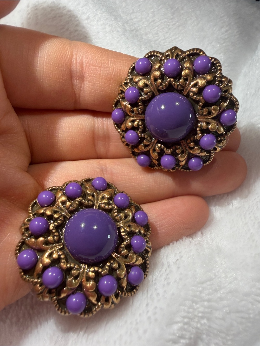 Gold-Tone Filigree Brooch Pair with Purple Cabochons - Picture 5 of 5